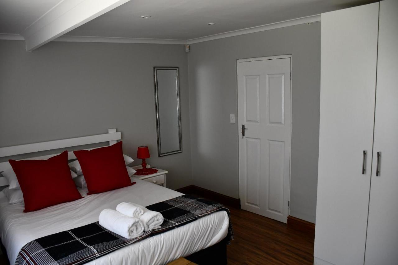 Friendz Guesthouse Knysna Zimmer foto