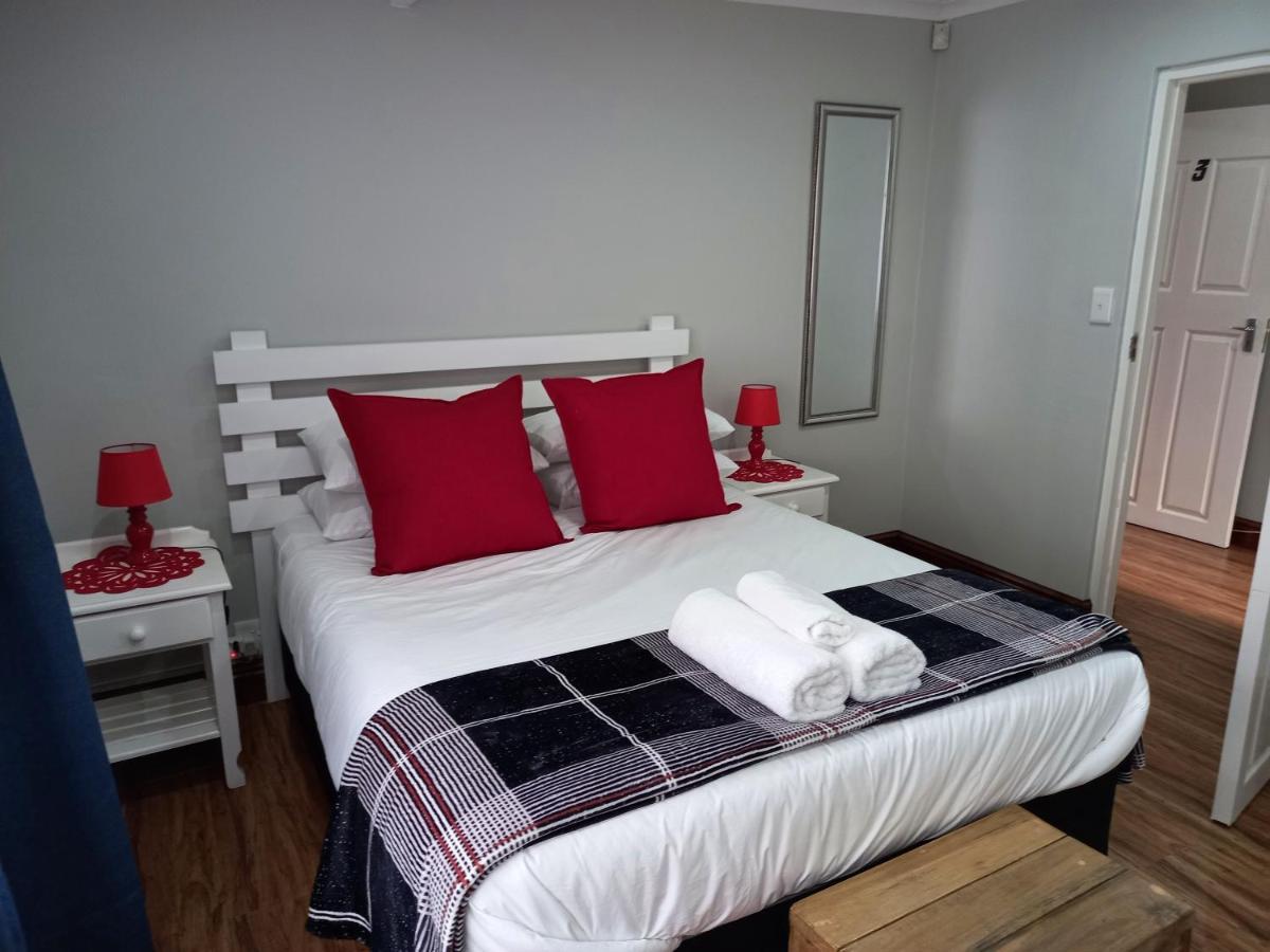Friendz Guesthouse Knysna Exterior foto