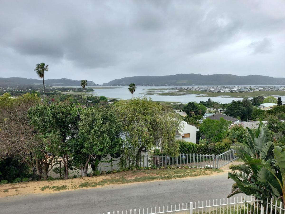 Friendz Guesthouse Knysna Exterior foto
