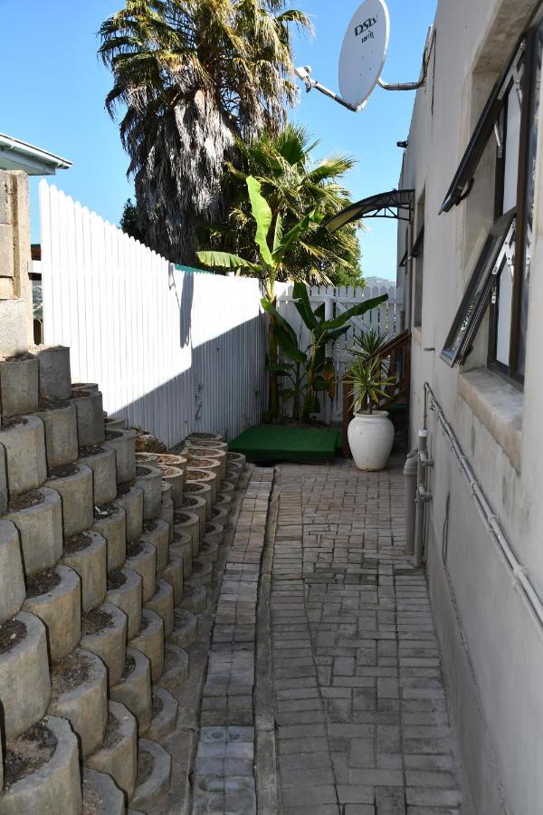 Friendz Guesthouse Knysna Exterior foto