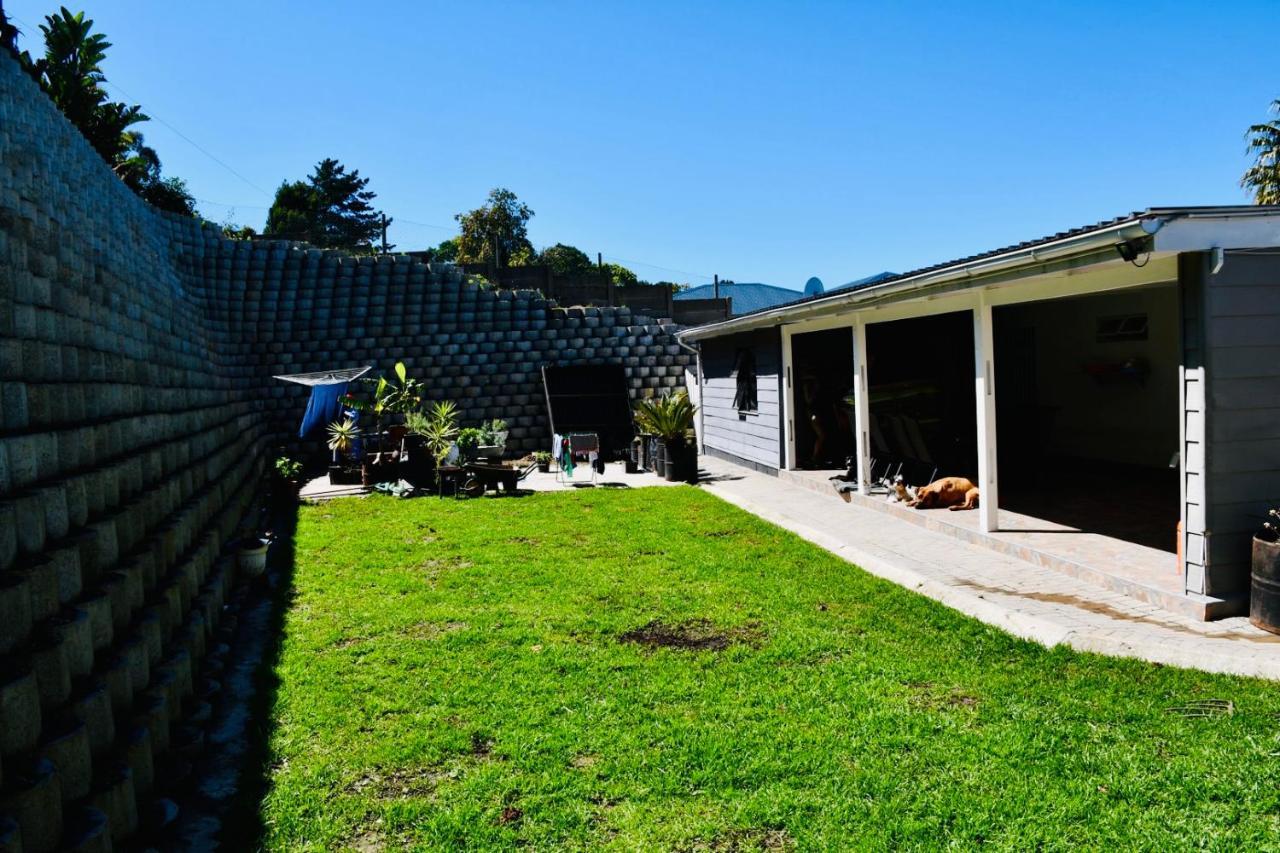 Friendz Guesthouse Knysna Exterior foto