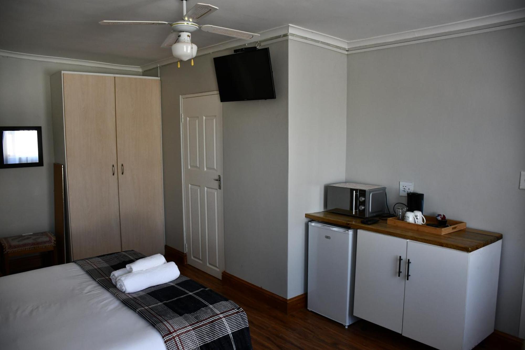 Friendz Guesthouse Knysna Zimmer foto