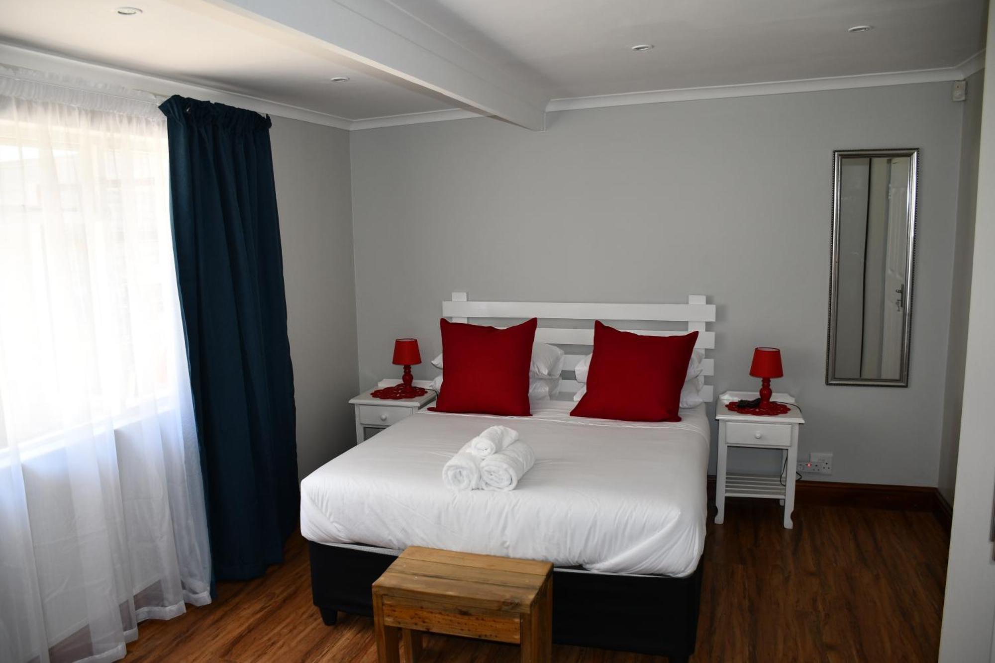 Friendz Guesthouse Knysna Zimmer foto